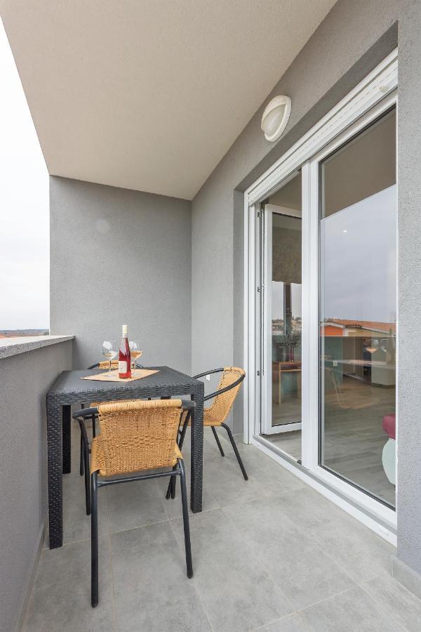 2 Bedroom Apartment Peroj Фажана Экстерьер фото