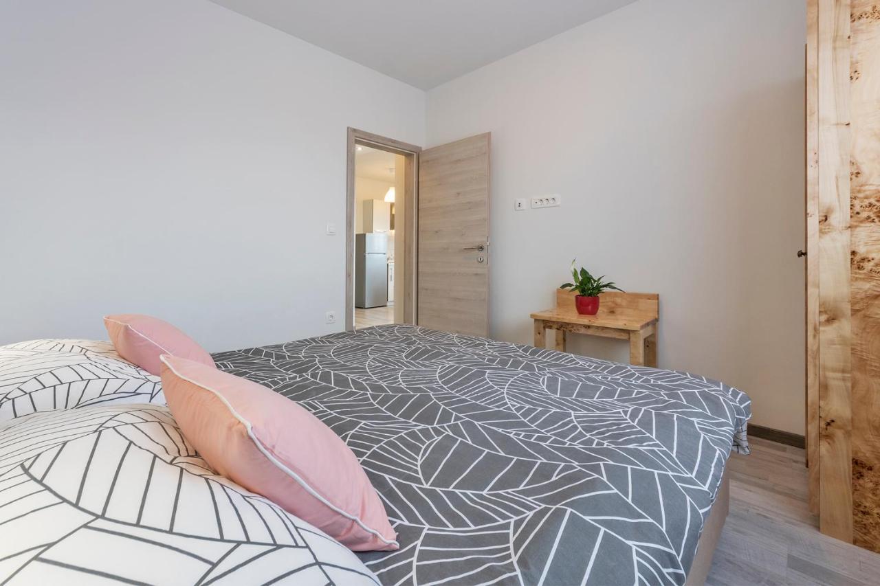 2 Bedroom Apartment Peroj Фажана Экстерьер фото